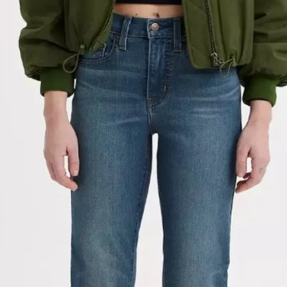 Levi's - Picture 2 of 4